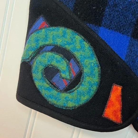 Black plaid vest with CB Label - Picture 2 of 5